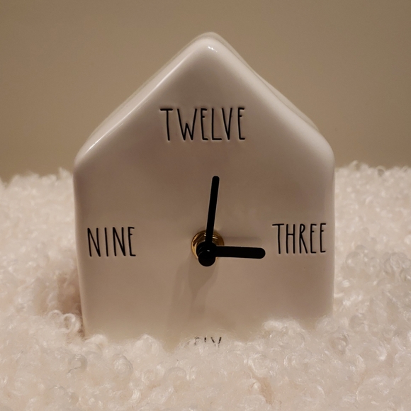 Rae dunn WHITE BIRDHOUSE CLOCK - Picture 2 of 3
